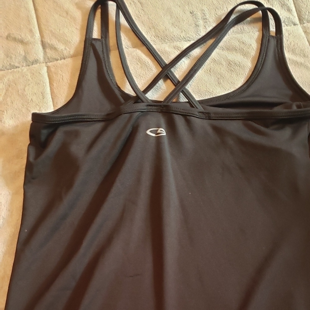 Work out top - Picture 2 of 2